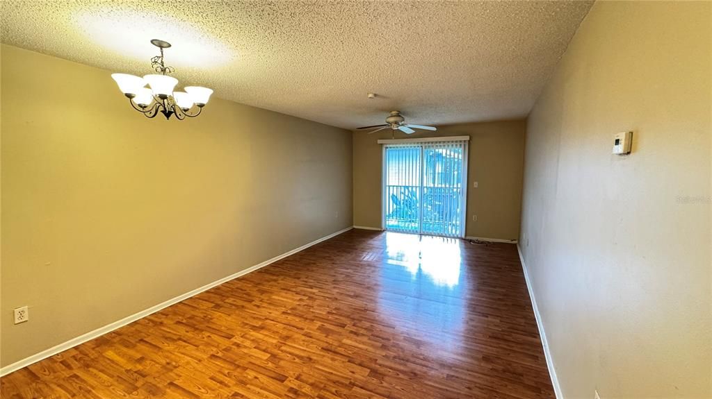 For Rent: $1,175 (1 beds, 1 baths, 670 Square Feet)