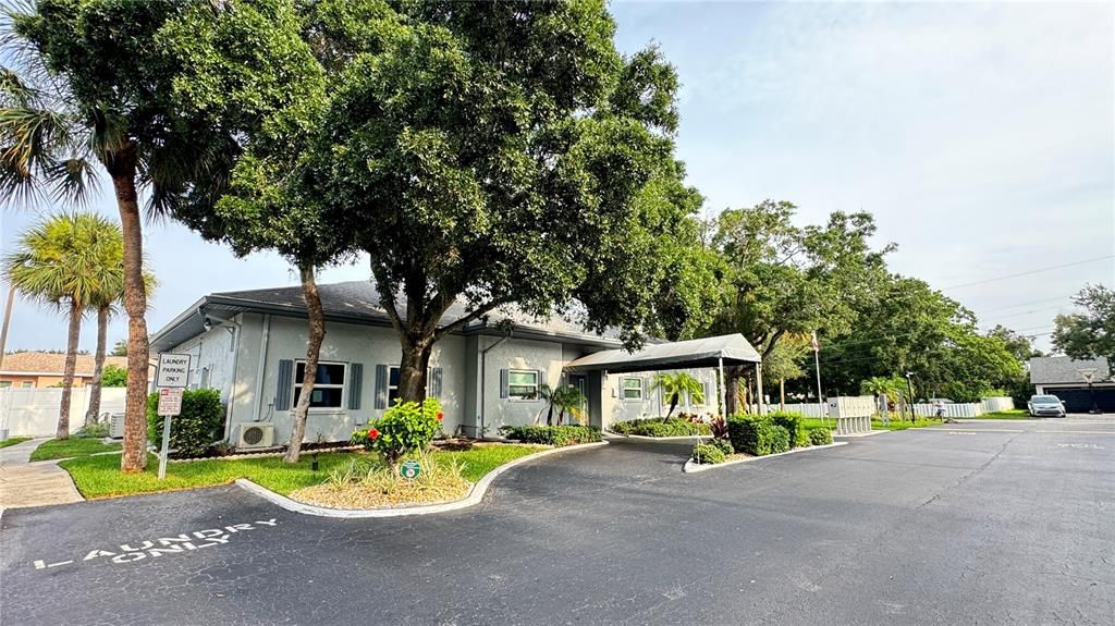 For Rent: $1,175 (1 beds, 1 baths, 670 Square Feet)