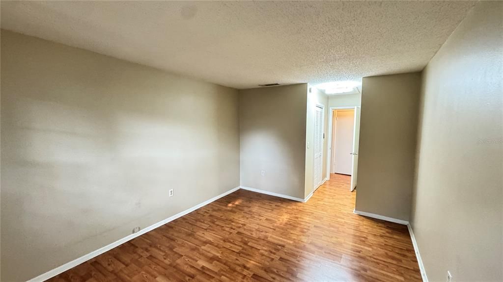 For Rent: $1,175 (1 beds, 1 baths, 670 Square Feet)