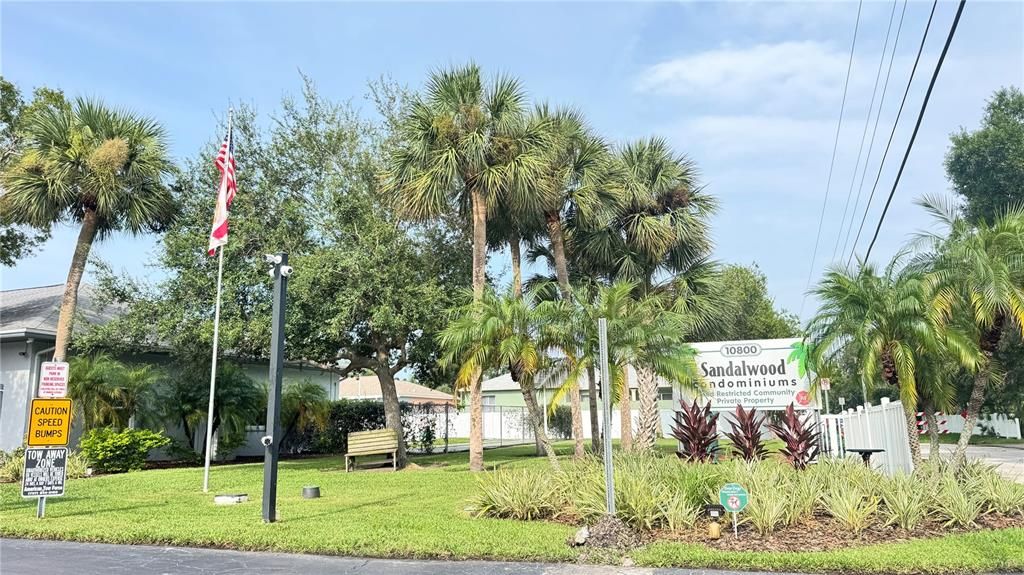 For Rent: $1,175 (1 beds, 1 baths, 670 Square Feet)