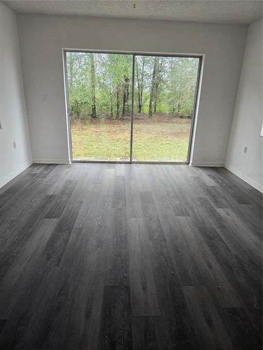 For Rent: $1,050 (1 beds, 1 baths, 800 Square Feet)