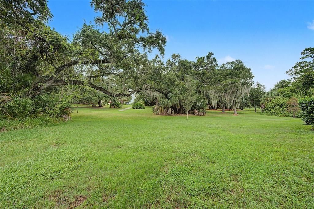 For Sale: $89,000 (1 beds, 1 baths, 550 Square Feet)