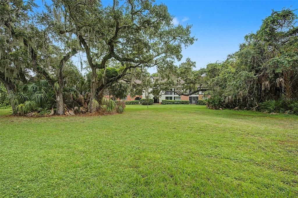 For Sale: $89,000 (1 beds, 1 baths, 550 Square Feet)