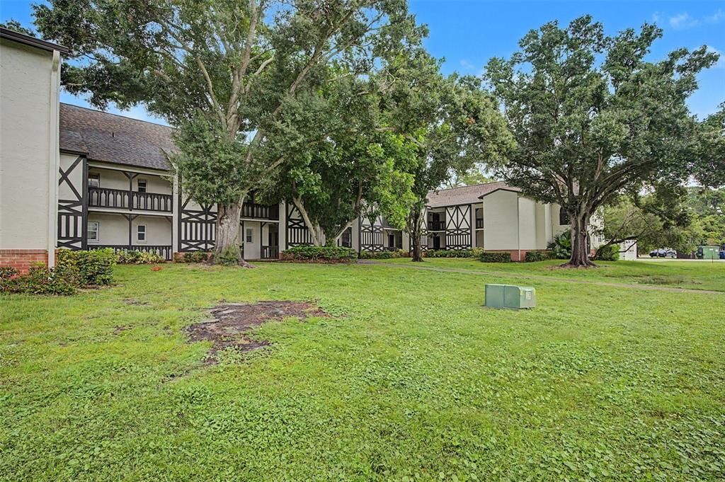 For Sale: $89,000 (1 beds, 1 baths, 550 Square Feet)