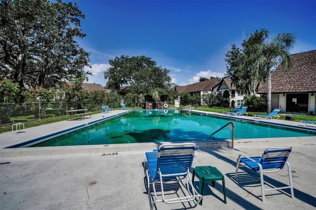 For Sale: $89,000 (1 beds, 1 baths, 550 Square Feet)