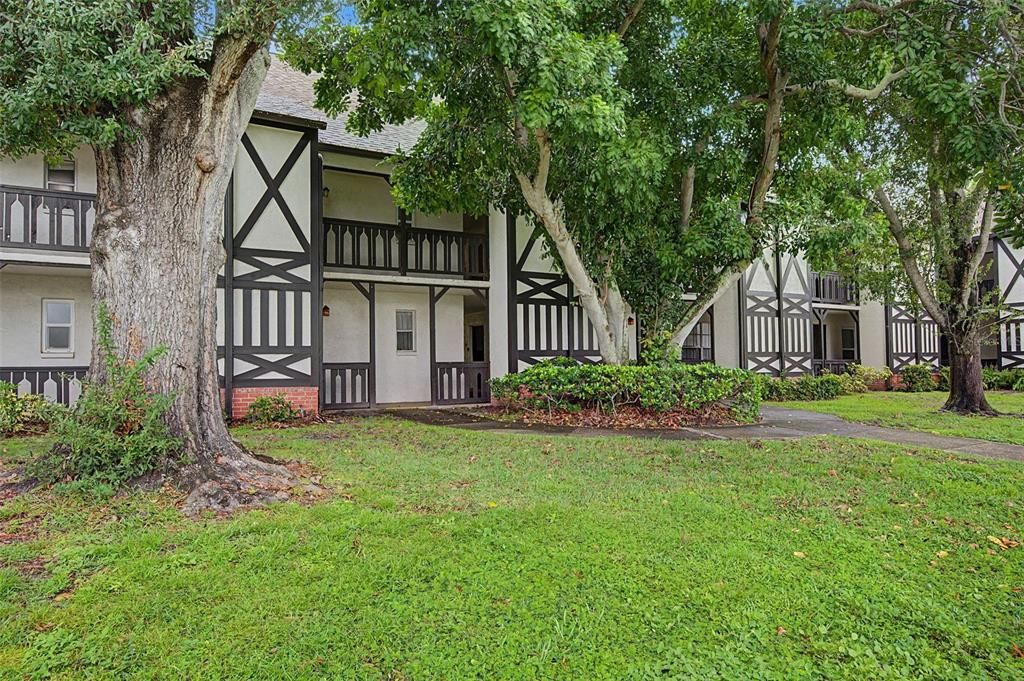 For Sale: $89,000 (1 beds, 1 baths, 550 Square Feet)