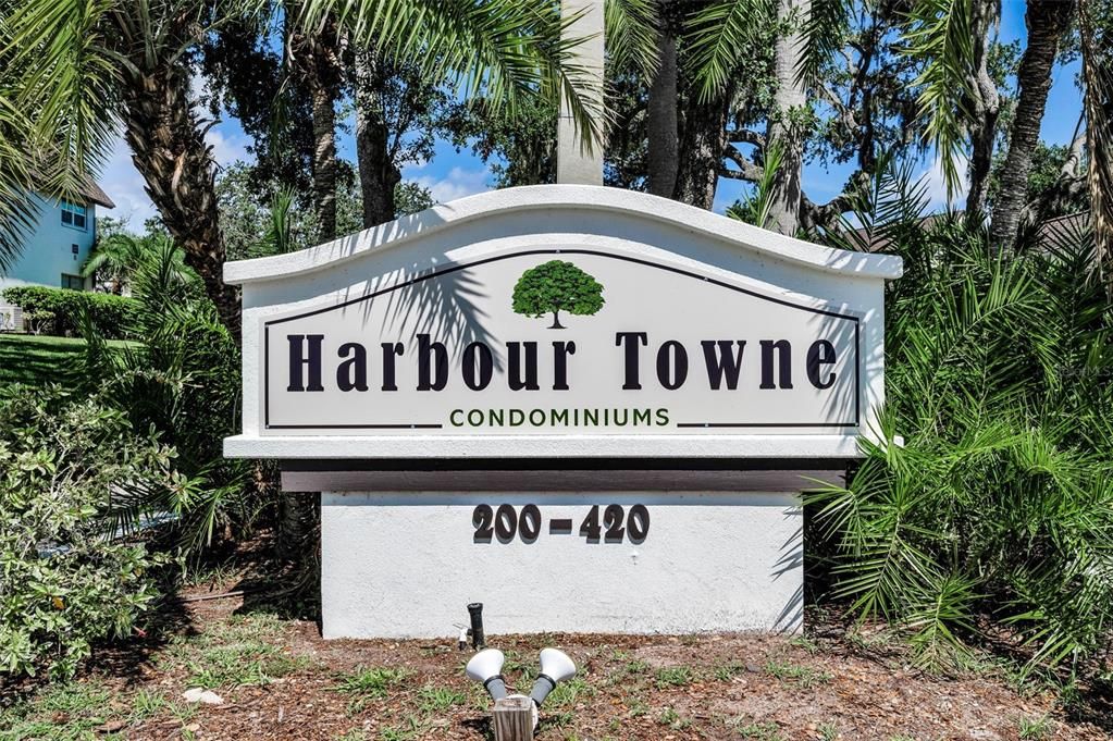 For Sale: $89,000 (1 beds, 1 baths, 550 Square Feet)