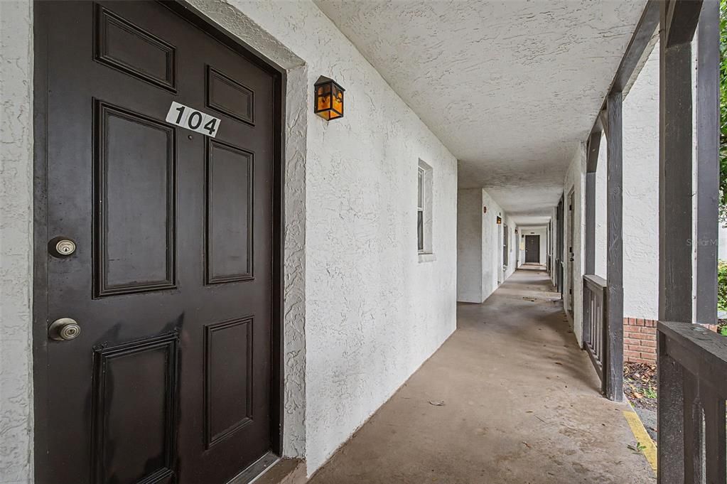 For Sale: $89,000 (1 beds, 1 baths, 550 Square Feet)