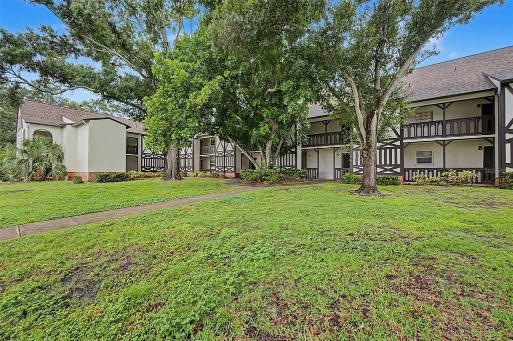For Sale: $89,000 (1 beds, 1 baths, 550 Square Feet)