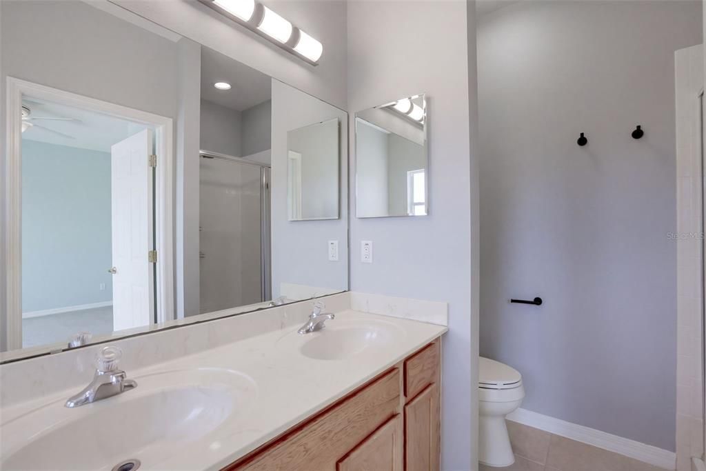 For Sale: $345,000 (3 beds, 2 baths, 1438 Square Feet)
