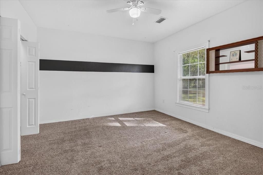 For Sale: $299,000 (3 beds, 2 baths, 1372 Square Feet)