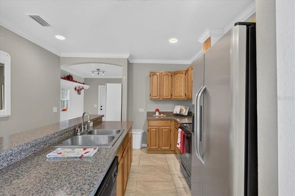 For Sale: $299,000 (3 beds, 2 baths, 1372 Square Feet)