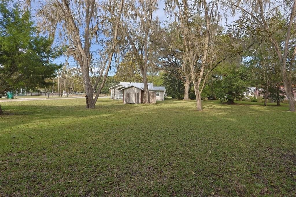 For Sale: $299,000 (3 beds, 2 baths, 1372 Square Feet)