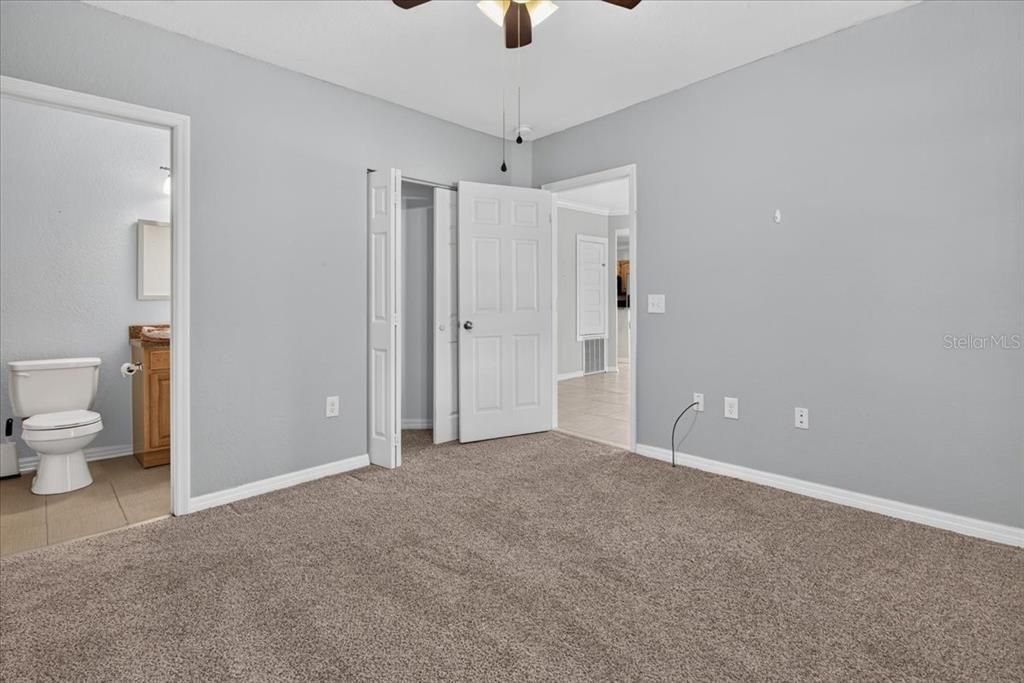 For Sale: $299,000 (3 beds, 2 baths, 1372 Square Feet)