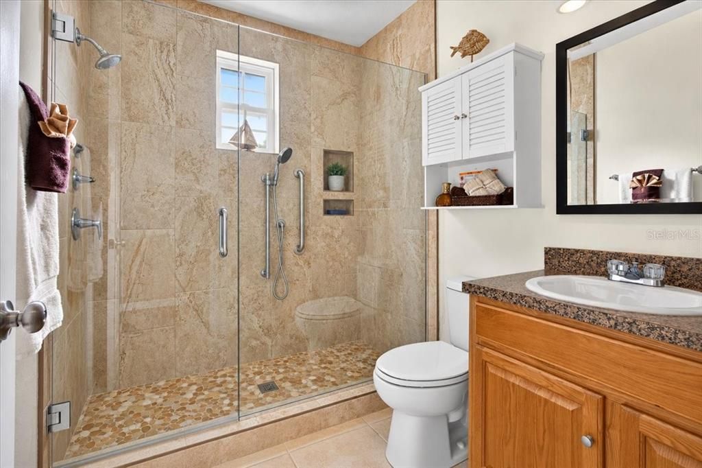 For Sale: $299,000 (3 beds, 2 baths, 1372 Square Feet)