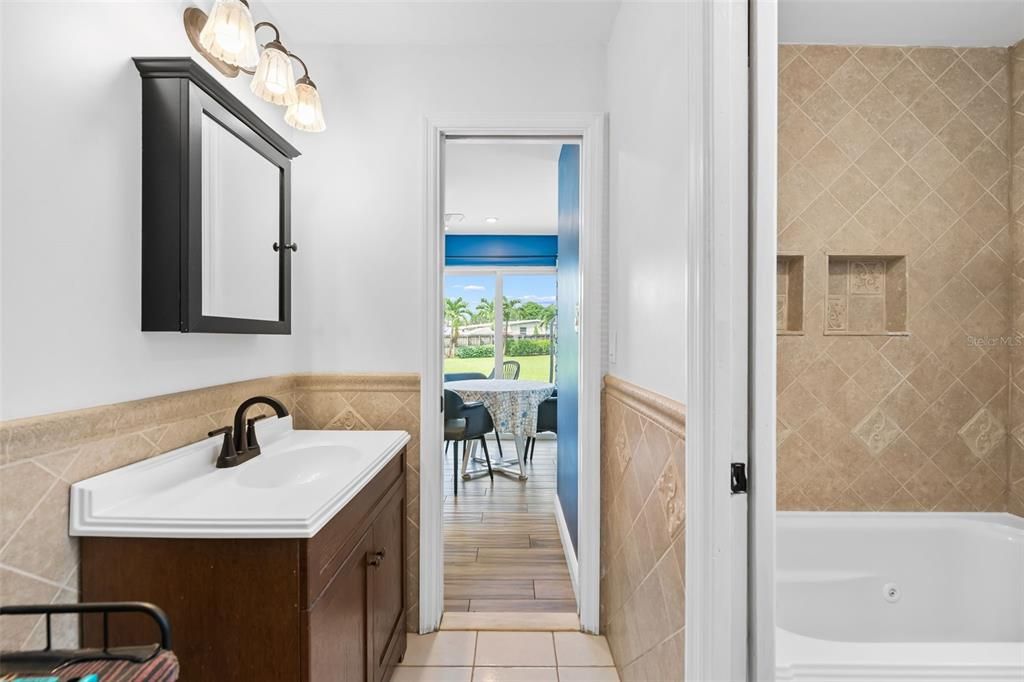 En Venta: $415,000 (3 camas, 2 baños, 1015 Pies cuadrados)
