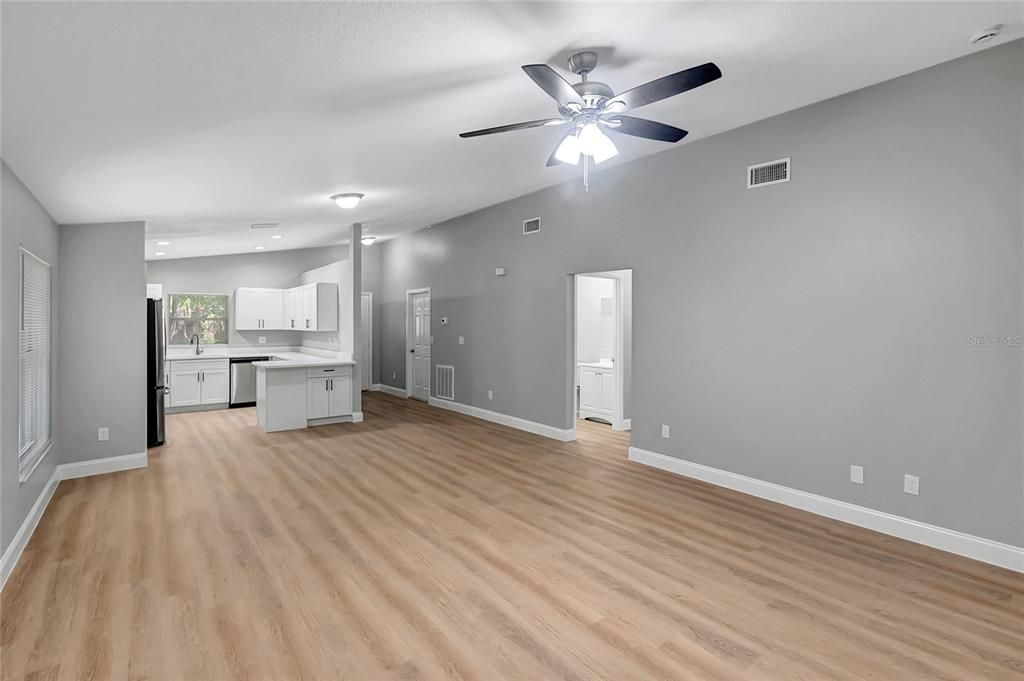 En Venta: $389,900 (3 camas, 2 baños, 1707 Pies cuadrados)