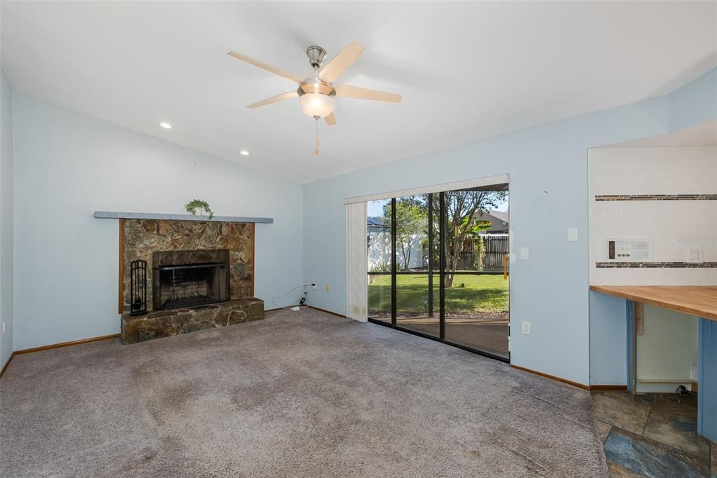 For Sale: $275,000 (3 beds, 2 baths, 2124 Square Feet)