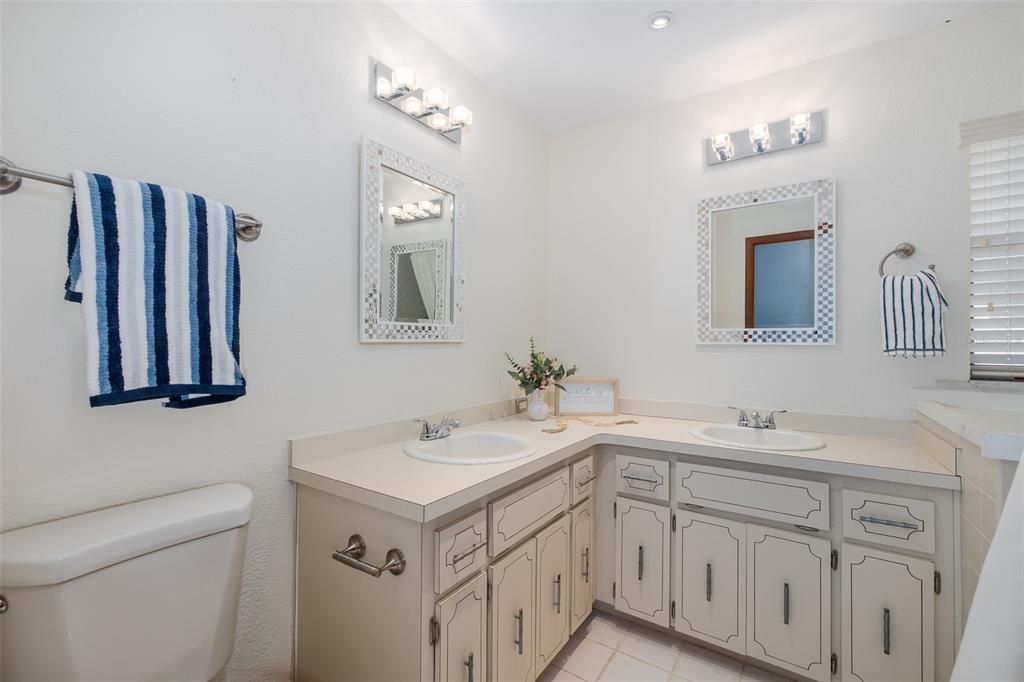 For Sale: $275,000 (3 beds, 2 baths, 2124 Square Feet)