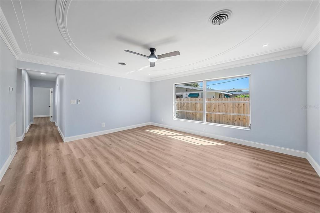 En Venta: $450,000 (4 camas, 2 baños, 1869 Pies cuadrados)
