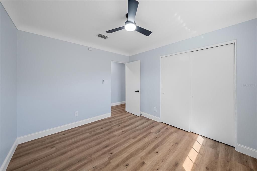En Venta: $450,000 (4 camas, 2 baños, 1869 Pies cuadrados)