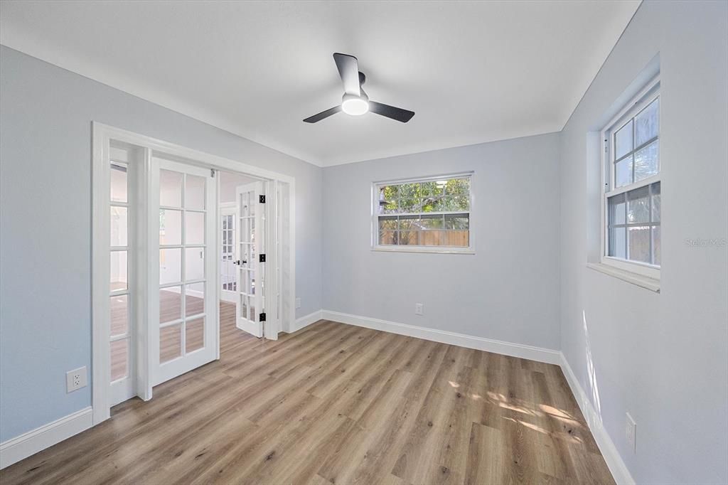 En Venta: $450,000 (4 camas, 2 baños, 1869 Pies cuadrados)