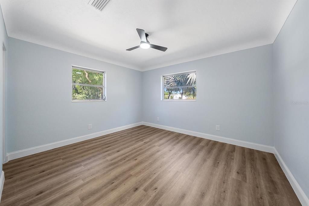 En Venta: $450,000 (4 camas, 2 baños, 1869 Pies cuadrados)