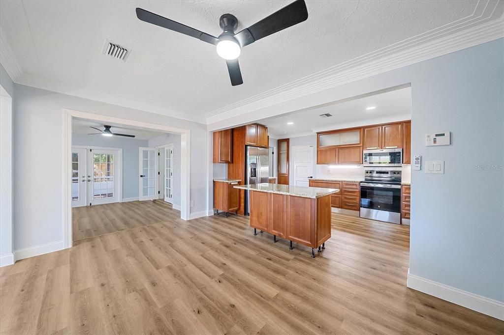 En Venta: $450,000 (4 camas, 2 baños, 1869 Pies cuadrados)