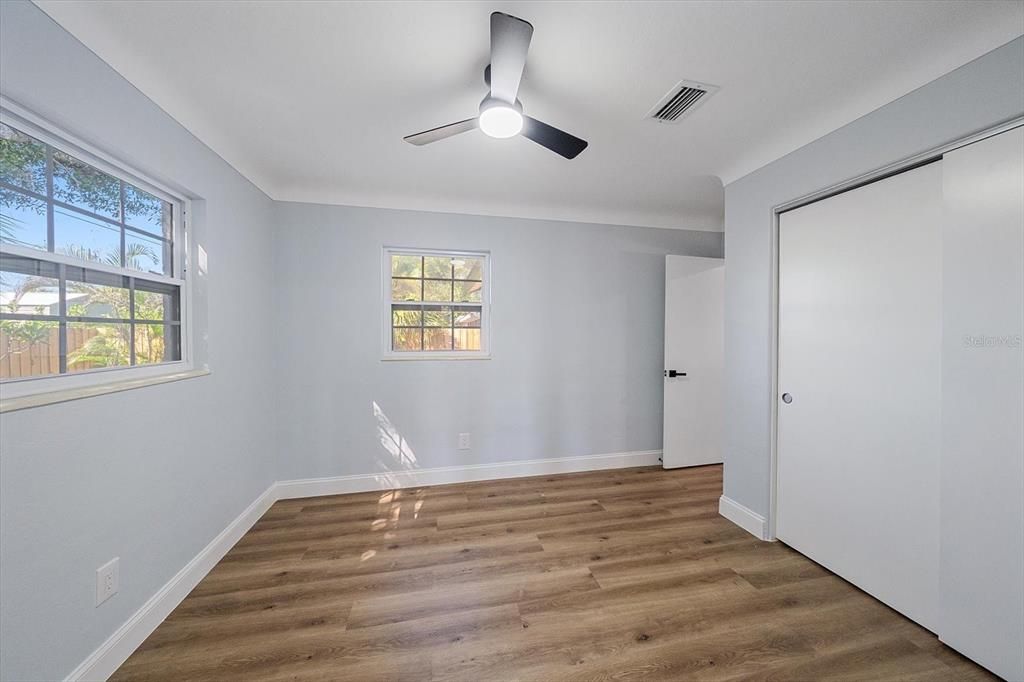 En Venta: $450,000 (4 camas, 2 baños, 1869 Pies cuadrados)