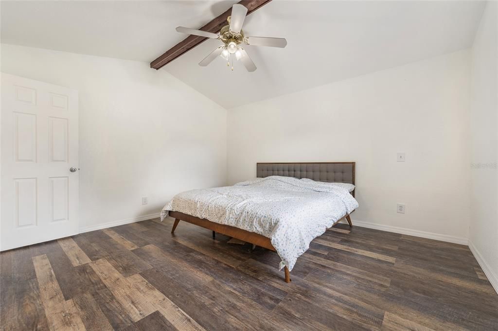 En Venta: $325,000 (3 camas, 2 baños, 1283 Pies cuadrados)