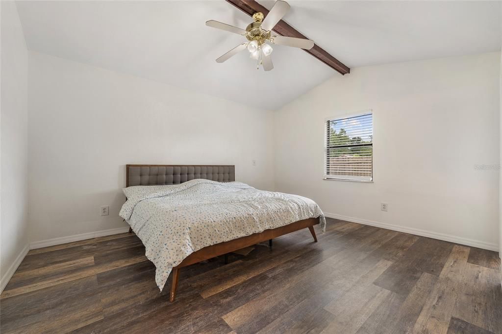 En Venta: $325,000 (3 camas, 2 baños, 1283 Pies cuadrados)