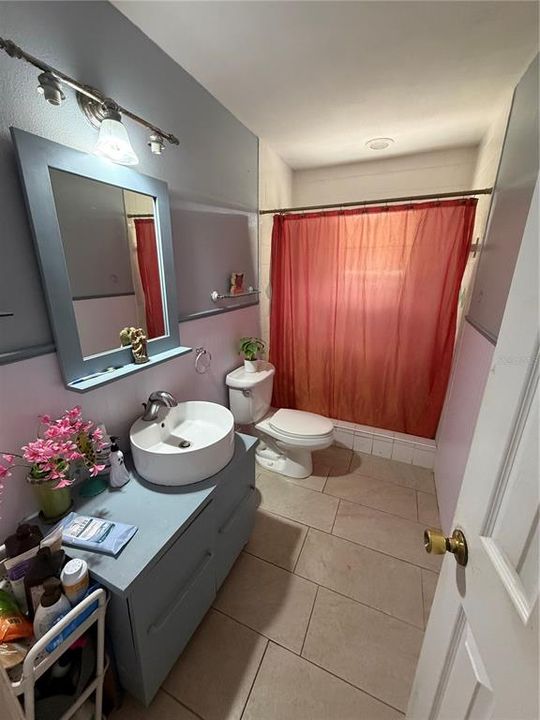 For Sale: $219,900 (2 beds, 1 baths, 1380 Square Feet)
