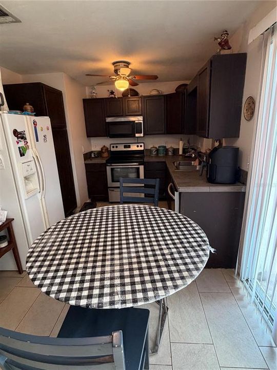 For Sale: $219,900 (2 beds, 1 baths, 1380 Square Feet)