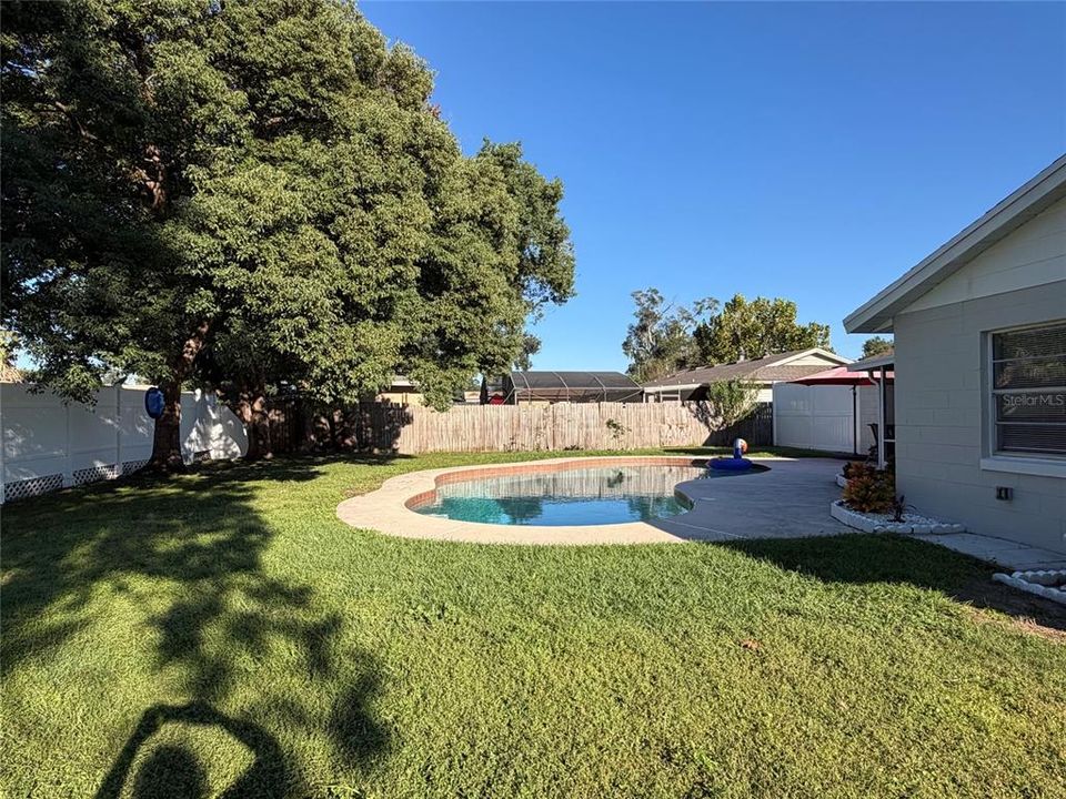 For Rent: $2,500 (3 beds, 1 baths, 1596 Square Feet)