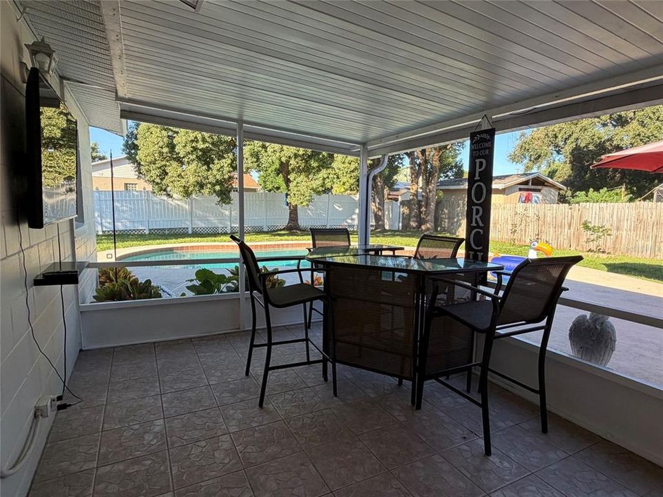 For Rent: $2,500 (3 beds, 1 baths, 1596 Square Feet)