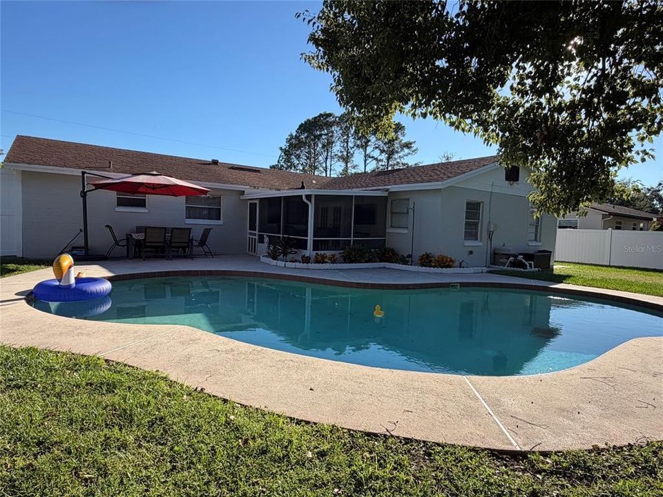 For Rent: $2,500 (3 beds, 1 baths, 1596 Square Feet)