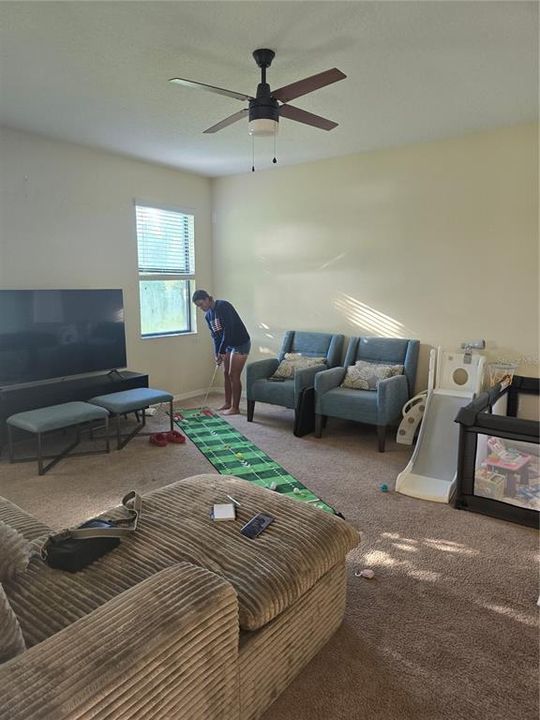 For Rent: $2,700 (4 beds, 2 baths, 2347 Square Feet)