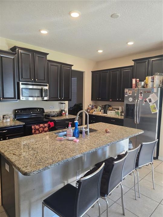 For Rent: $2,700 (4 beds, 2 baths, 2347 Square Feet)