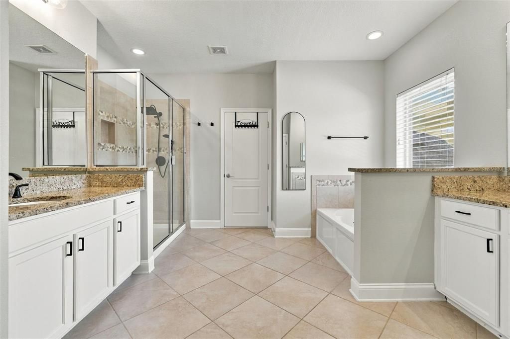 For Sale: $660,000 (4 beds, 3 baths, 2745 Square Feet)
