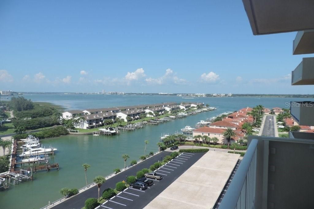 For Rent: $4,000 (2 beds, 2 baths, 1300 Square Feet)