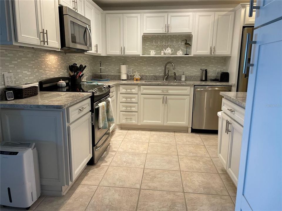 For Rent: $4,000 (2 beds, 2 baths, 1300 Square Feet)
