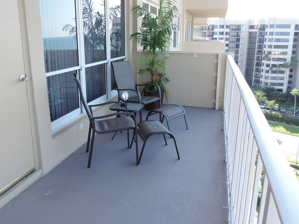 For Rent: $4,000 (2 beds, 2 baths, 1300 Square Feet)