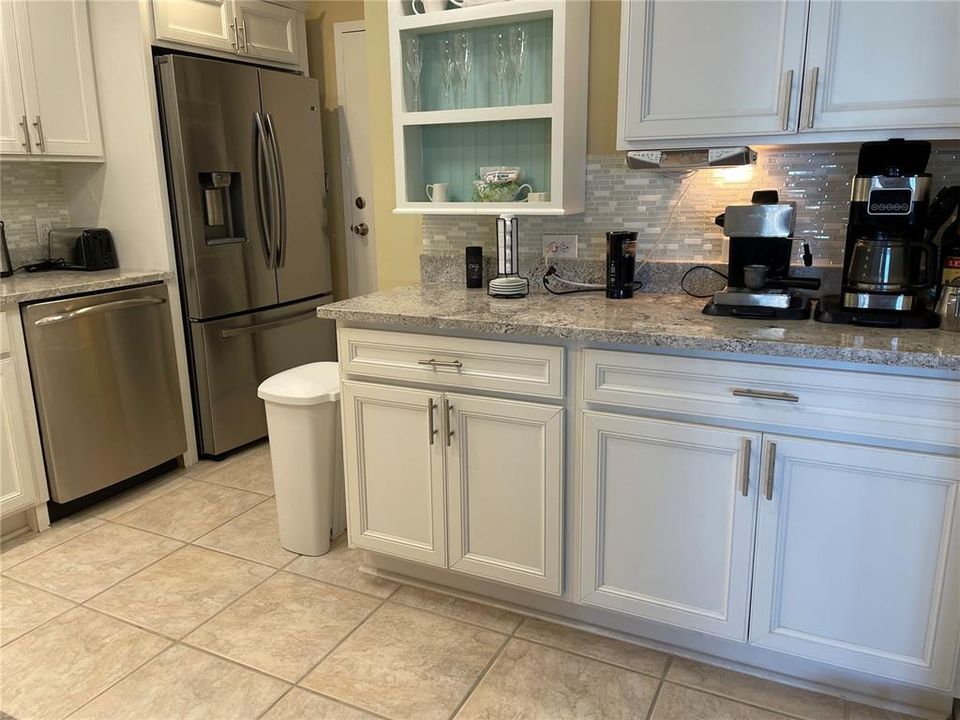 For Rent: $4,000 (2 beds, 2 baths, 1300 Square Feet)