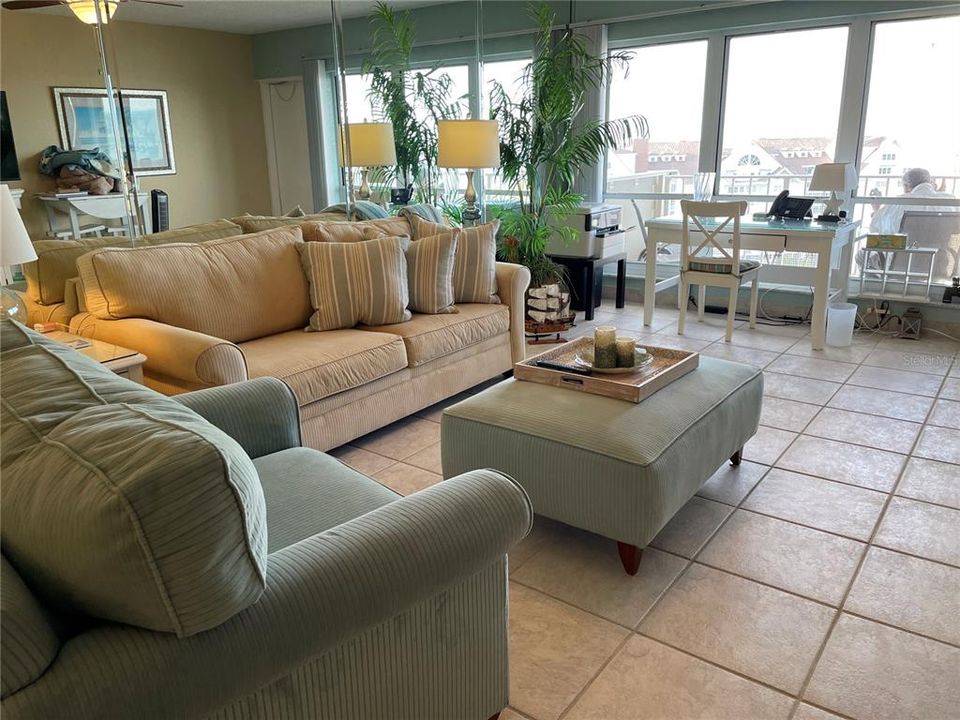 For Rent: $4,000 (2 beds, 2 baths, 1300 Square Feet)