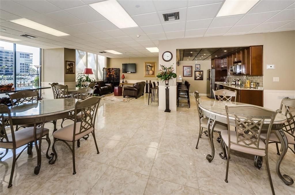For Rent: $4,000 (2 beds, 2 baths, 1300 Square Feet)