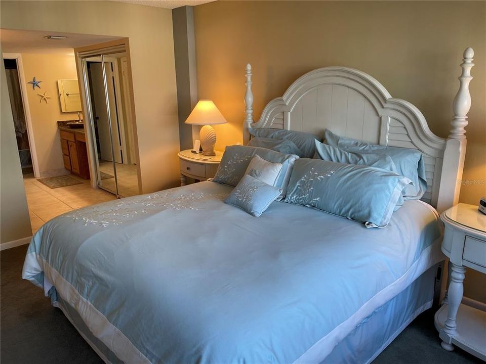 For Rent: $4,000 (2 beds, 2 baths, 1300 Square Feet)