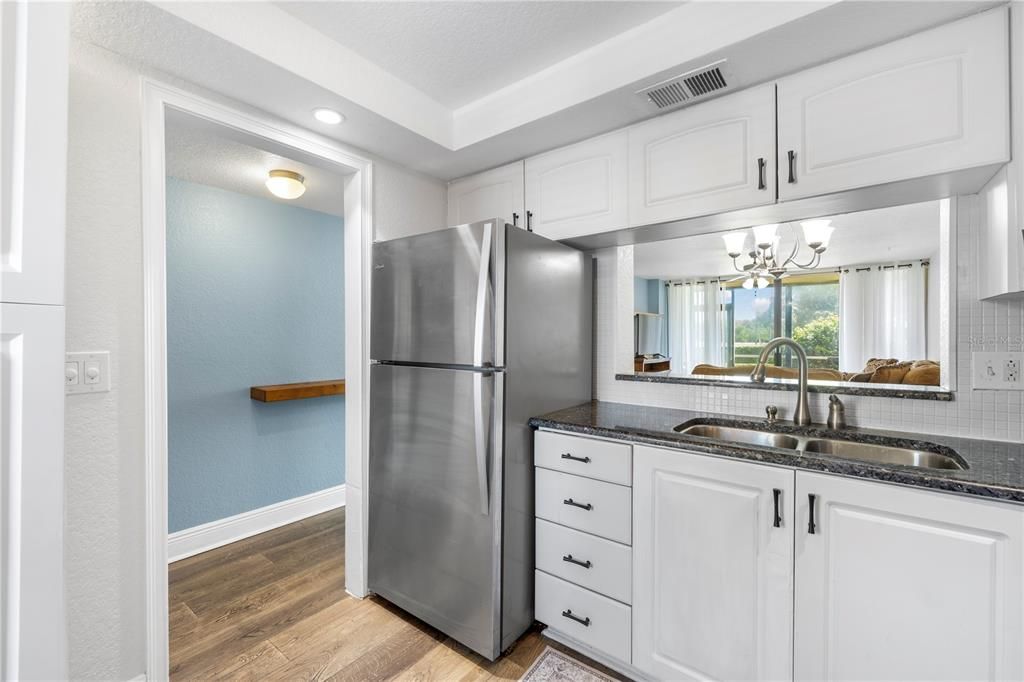 For Sale: $140,000 (2 beds, 2 baths, 1050 Square Feet)