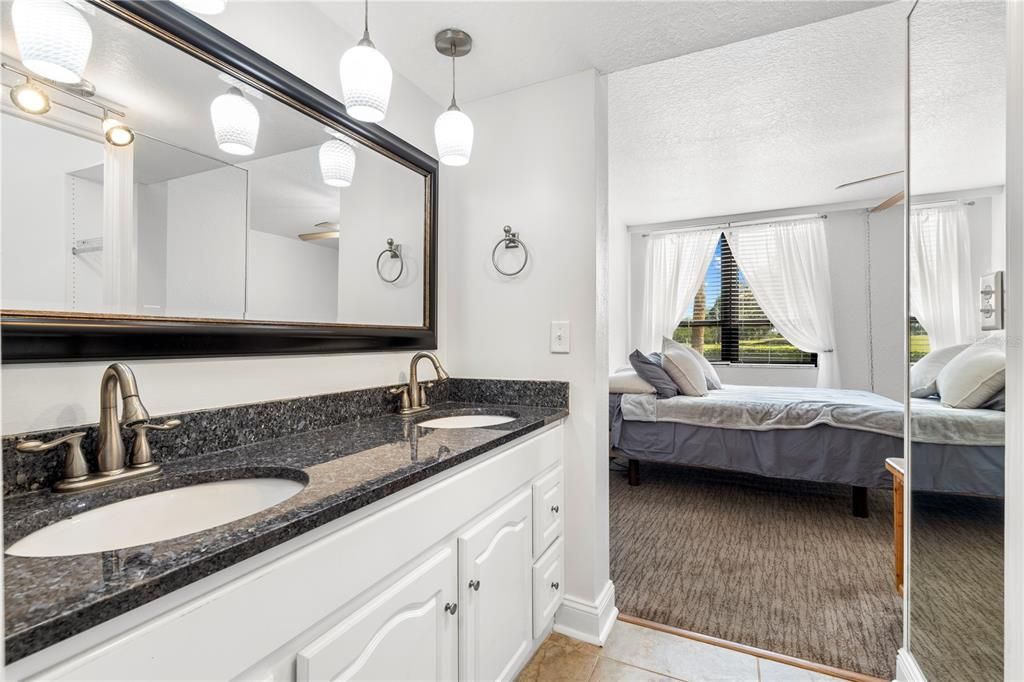 For Sale: $140,000 (2 beds, 2 baths, 1050 Square Feet)