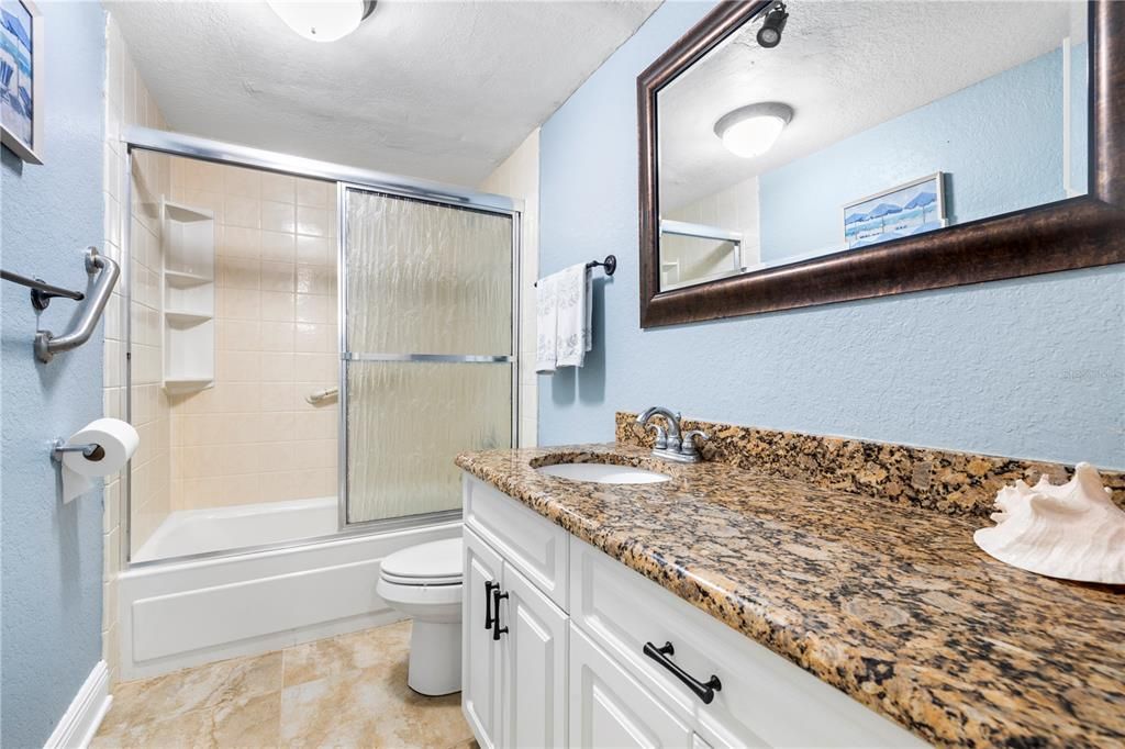 For Sale: $140,000 (2 beds, 2 baths, 1050 Square Feet)