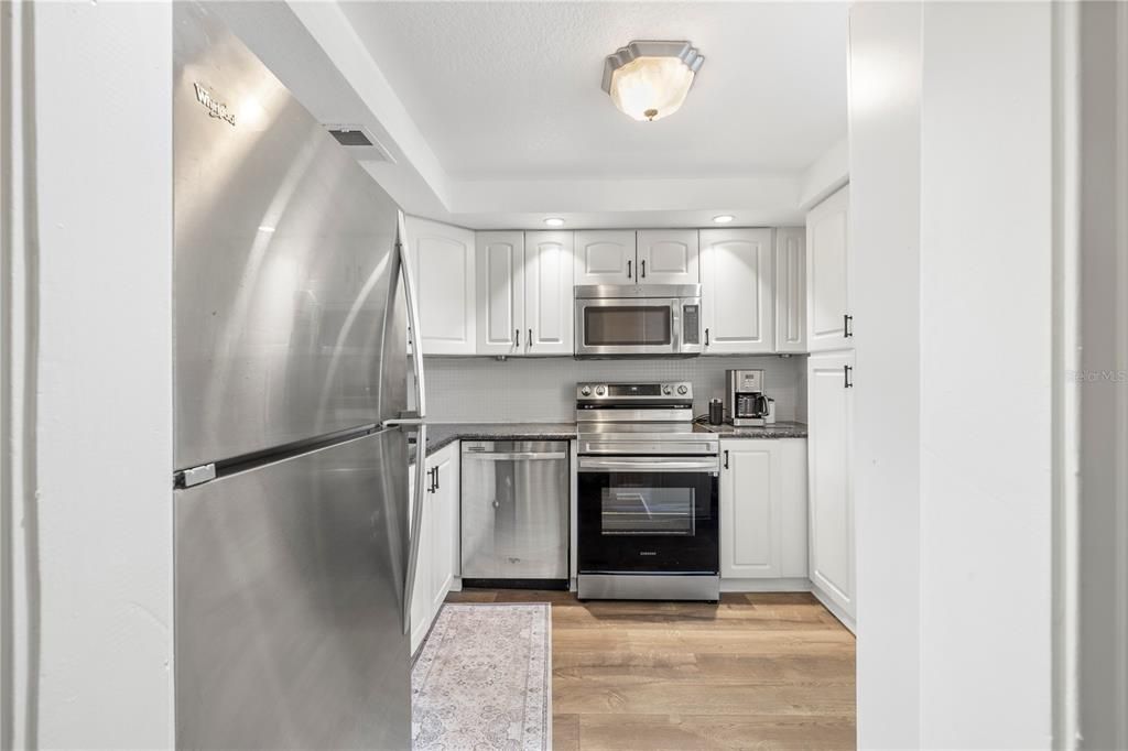 For Sale: $140,000 (2 beds, 2 baths, 1050 Square Feet)